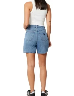 ABrand Jeans Carrie Short in Naomi