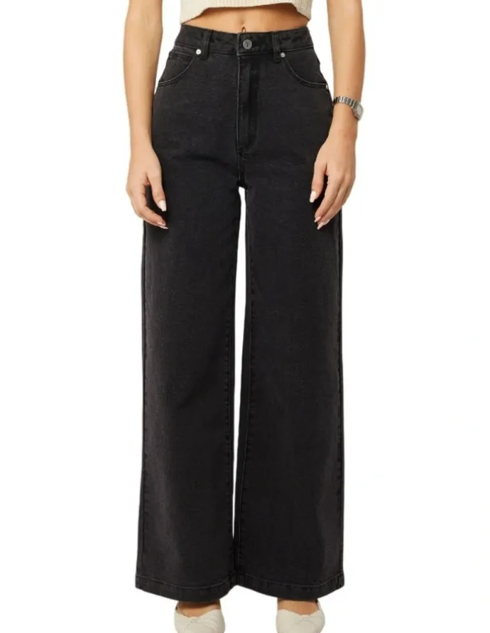 Abrand Jeans 94 High & Wide Petite Sophie in Black