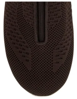 Active Flex Oberon Sneakers in Chocolate Stretch