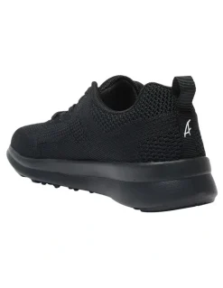 Active Flex Quantum Sneakers in Black on Black
