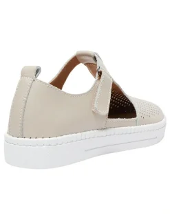 Active Flex Ricky Leather Sneakers in Taupe