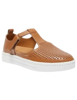 Active Flex Ricky Leather Sneakers in Tan