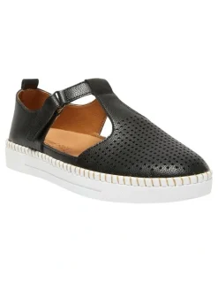 Active Flex Ricky Leather Sneakers in Black