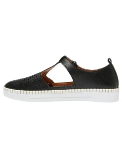 Active Flex Ricky Leather Sneakers in Black
