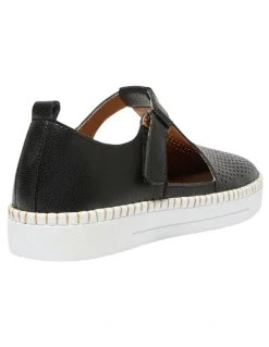Active Flex Ricky Leather Sneakers in Black