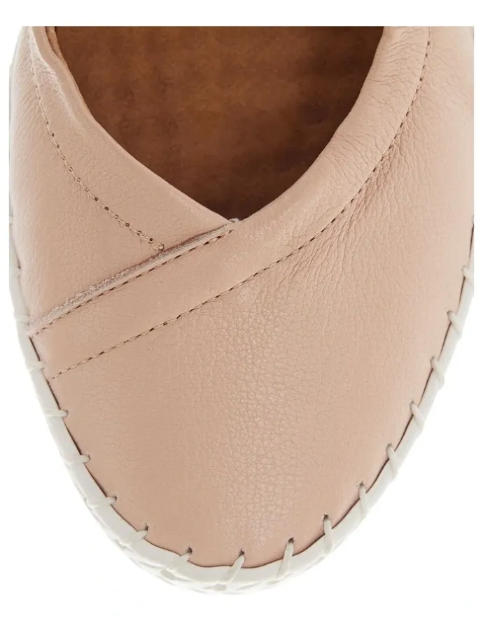 Active Flex Rosalia Sneakers in Blush Leather