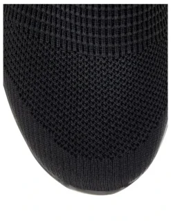 Active Flex Yard Sneakers in Black