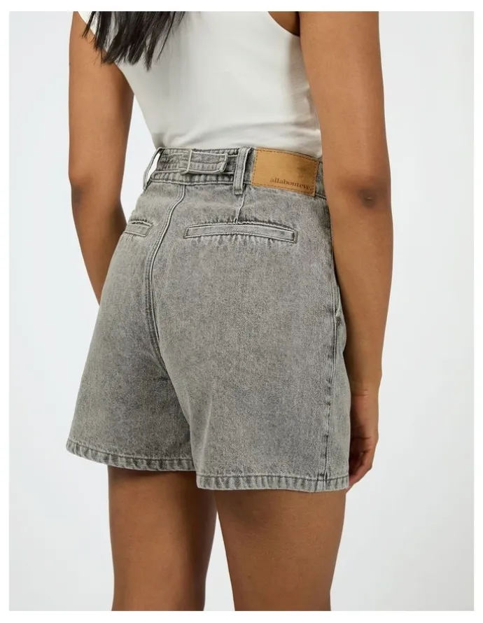 All About Eve Stevie Denim Short in grey