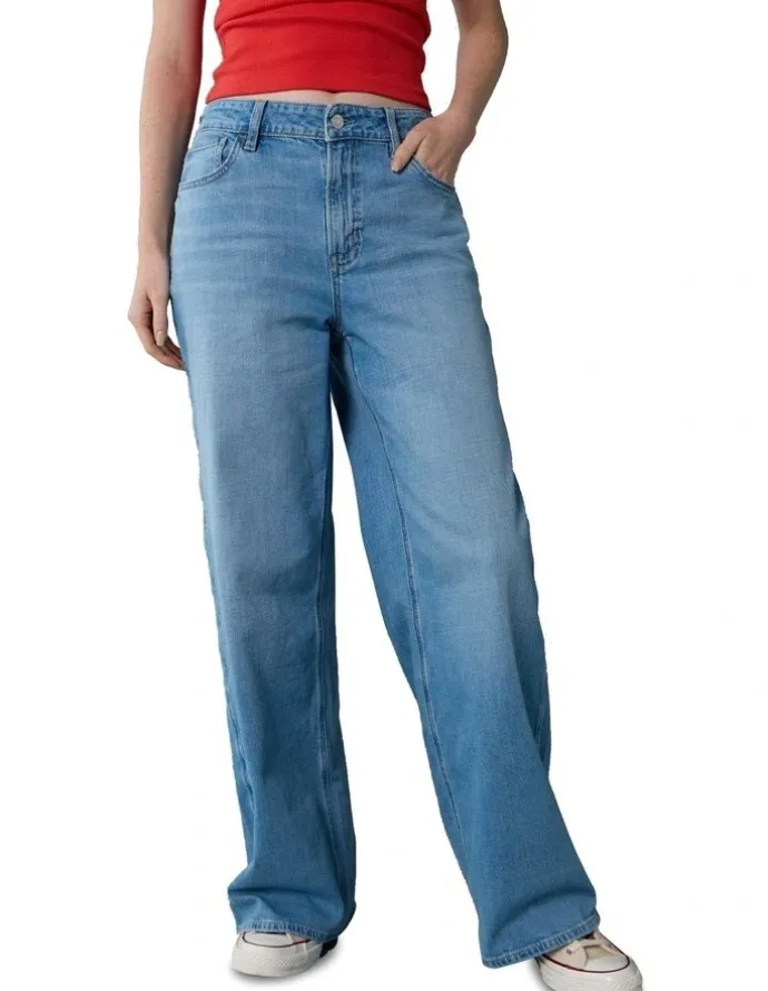 American Eagle Dreamy Drapey Stretch Super High-Waisted Baggy Wide-Leg Jeans in Moon Stone Light