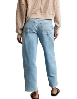 American Eagle Stretch Barrel Jeans in Light Acid Wash