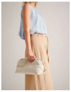 Basque Andrea Leather Clutch Bag in Vanilla