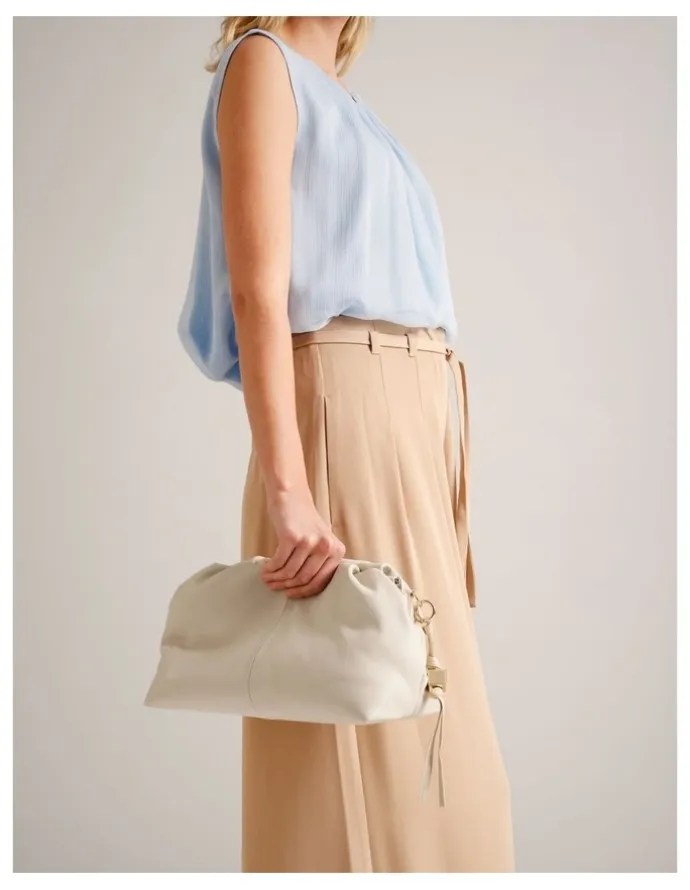 Basque Andrea Leather Clutch Bag in Vanilla