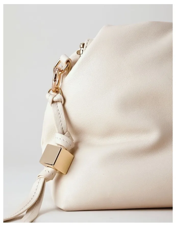 Basque Andrea Leather Clutch Bag in Vanilla