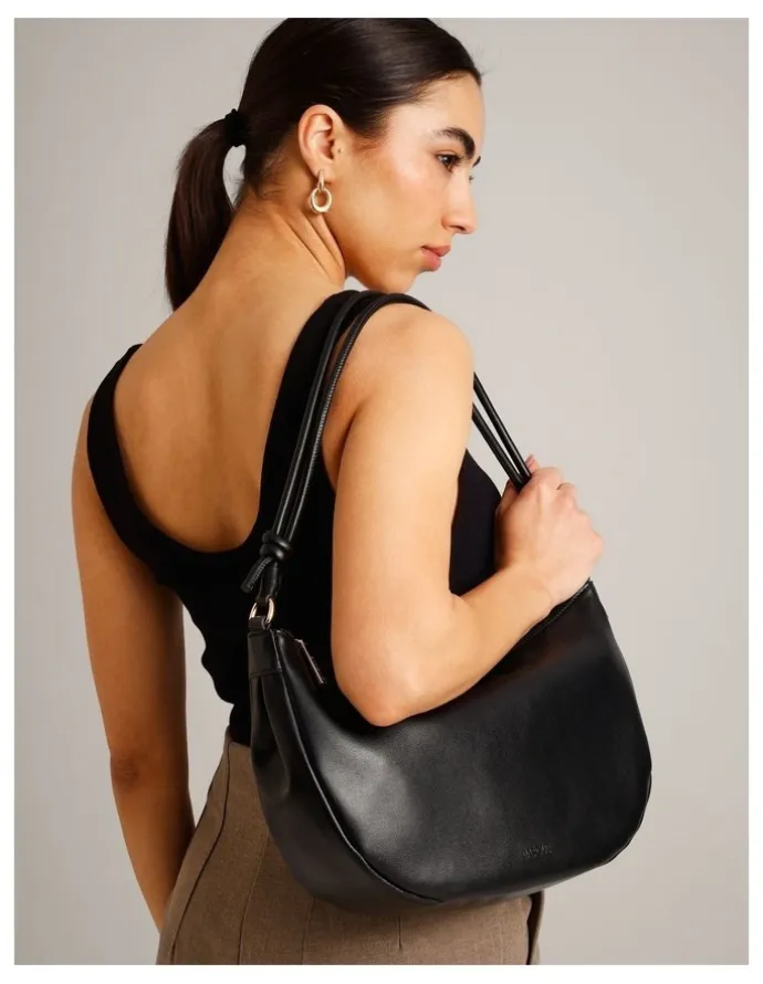 Basque Annette Shoulder Bag in Black