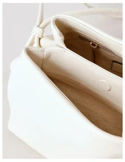 Basque Aria Leather Crossbody Bag in Vanilla