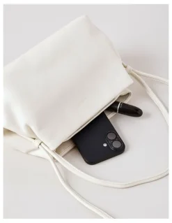 Basque Aria Leather Crossbody Bag in Vanilla