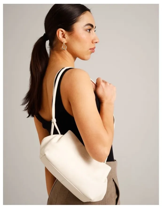 Basque Aria Leather Crossbody Bag in Vanilla