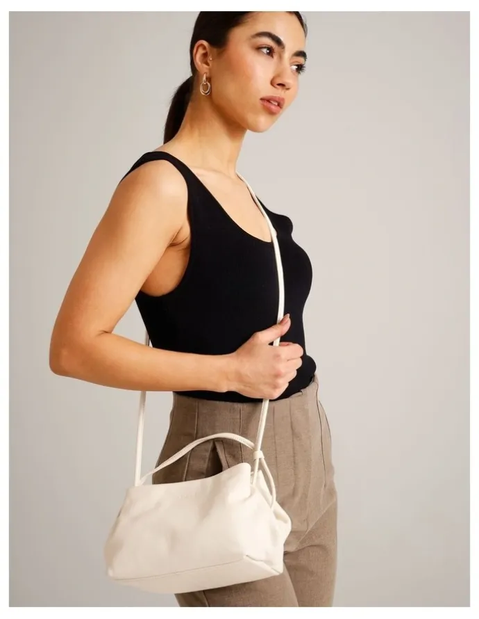 Basque Aria Leather Crossbody Bag in Vanilla