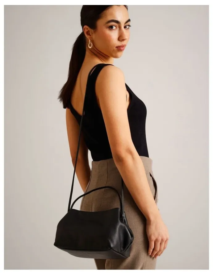 Basque Aria Leather Crossbody Bag in Black