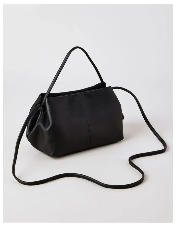 Basque Aria Leather Crossbody Bag in Black