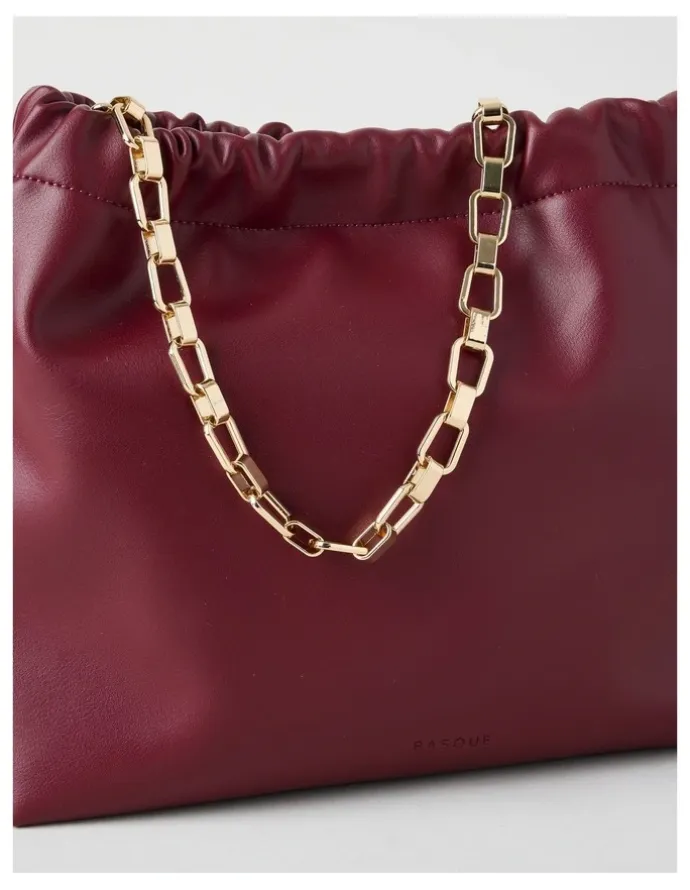 Basque Ashley Shoulder Bag in Merlot