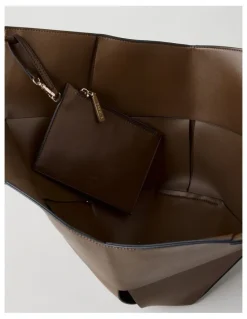 Basque Bowie Tote Bag in Tan
