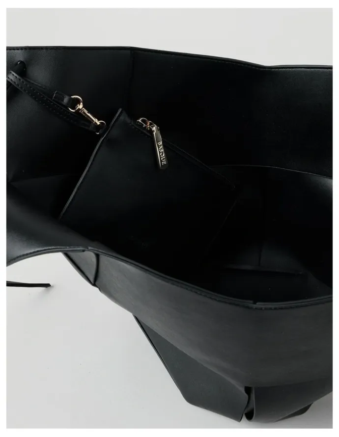 Basque Bowie Tote Bag in Black