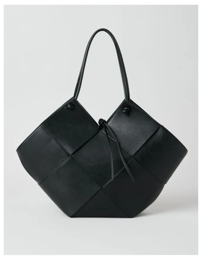Basque Bowie Tote Bag in Black