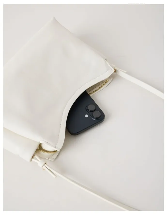 Basque Gracie Leather Crossbody Bag in Chalk