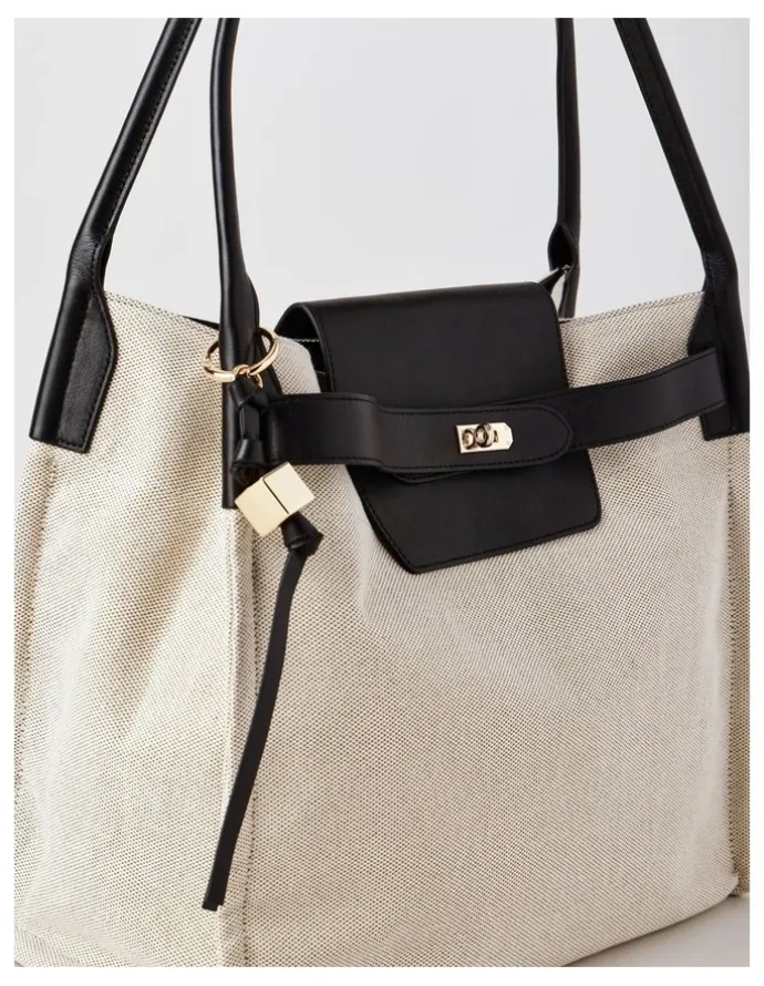 Basque Harper Leather Shoulder Bag in Natural/Black