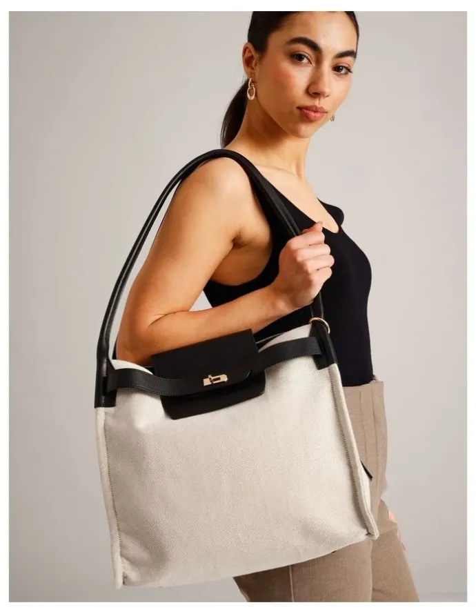 Basque Harper Leather Shoulder Bag in Natural/Black