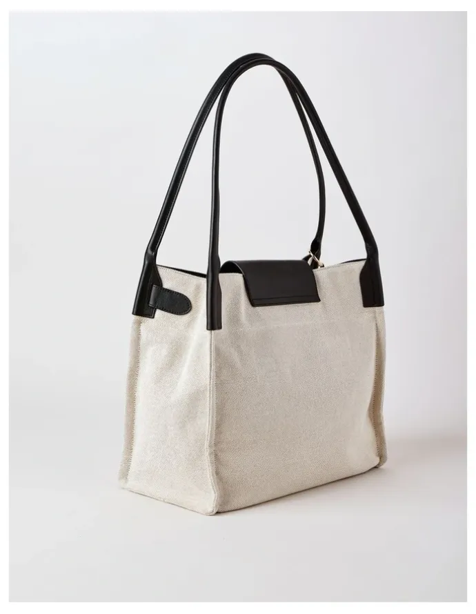 Basque Harper Leather Shoulder Bag in Natural/Black