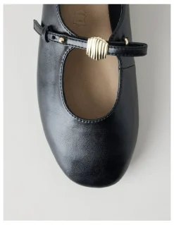 Basque Kasey Flat Shoes in Black