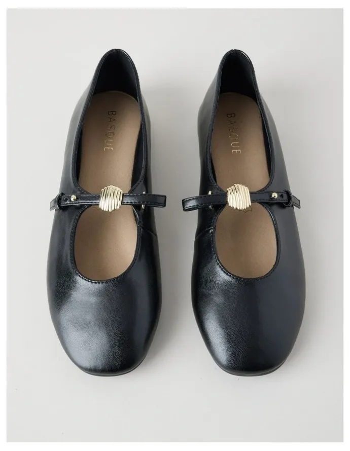 Basque Kasey Flat Shoes in Black