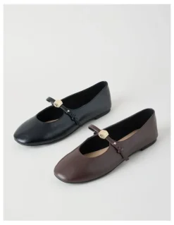 Basque Kasey Flat Shoes in Chocolate