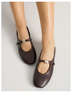 Basque Kasey Flat Shoes in Chocolate