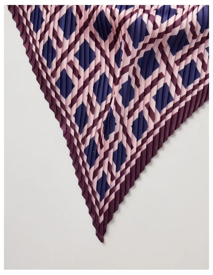Basque Maria Pleated Neckerchief in Plum