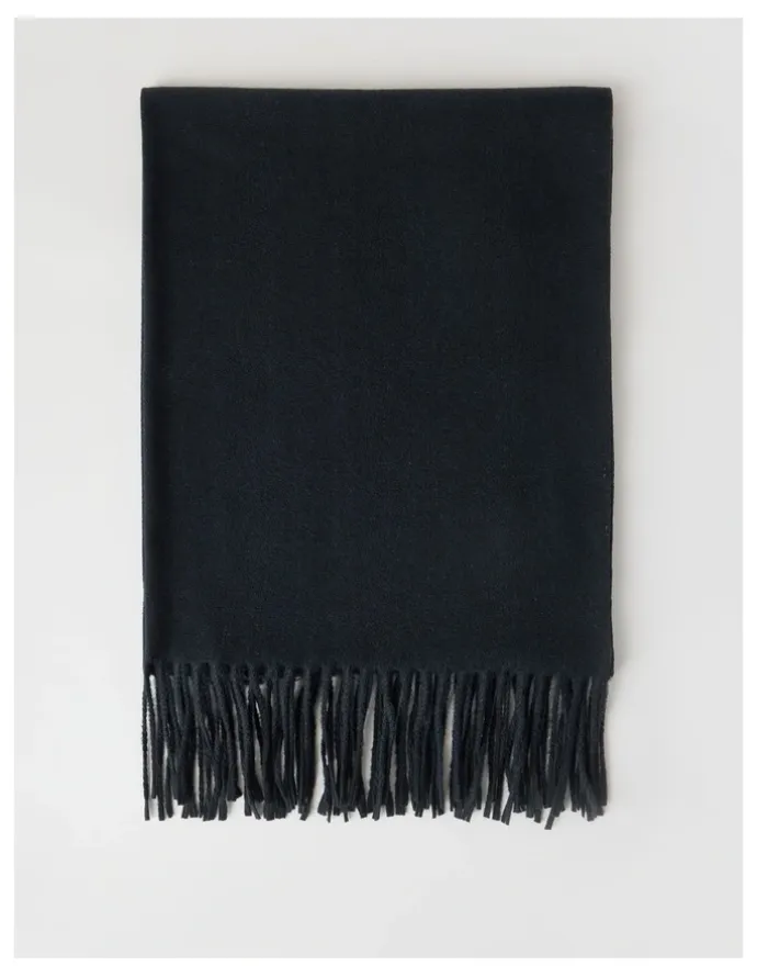 Basque Pashminetta Winter Scarf in Black