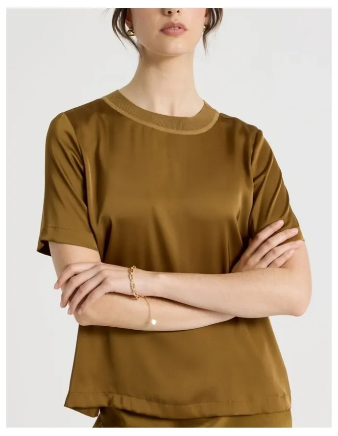 Basque Satin T-shirt in Khaki