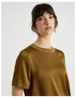 Basque Satin T-shirt in Khaki
