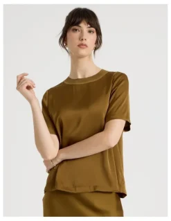 Basque Satin T-shirt in Khaki