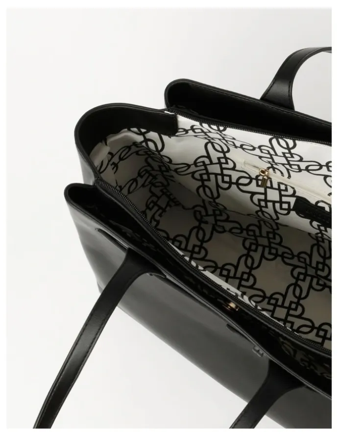 Basque Sienna II Tote Bag in Black