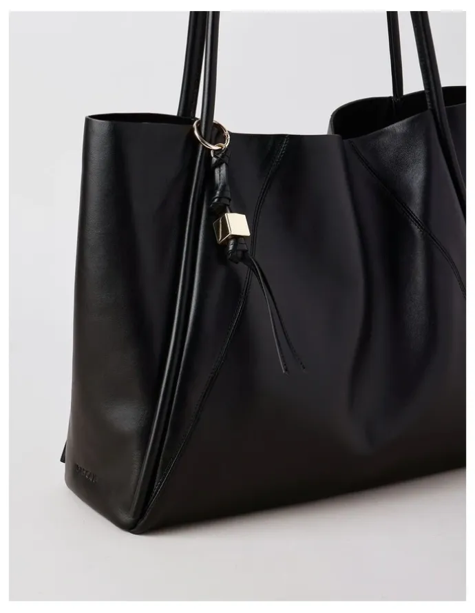 Basque Tam Leather Tote Bag in Black