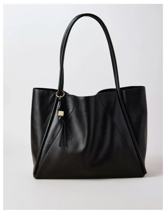Basque Tam Leather Tote Bag in Black