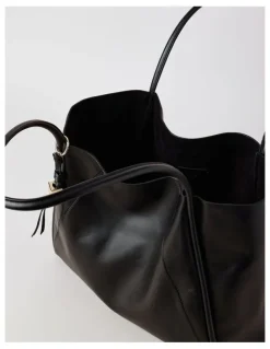 Basque Tam Leather Tote Bag in Black