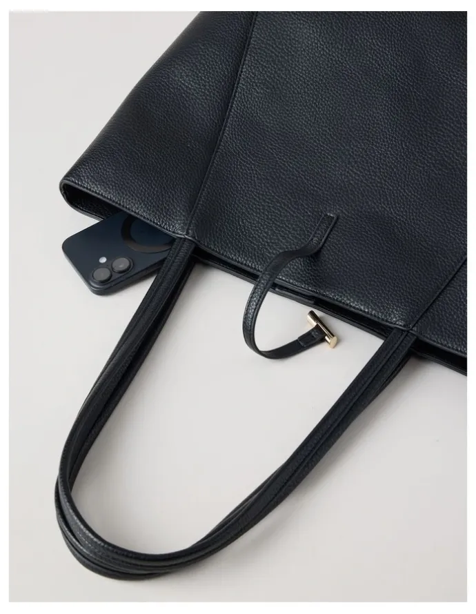 Basque Tara Tote Bag in Black