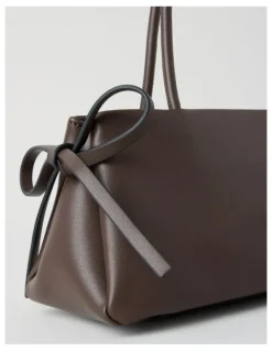 Basque Tory Shoulder Bag in Chocolate