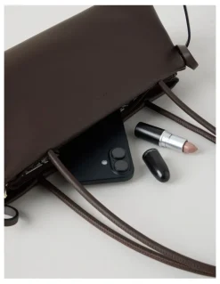Basque Tory Shoulder Bag in Chocolate