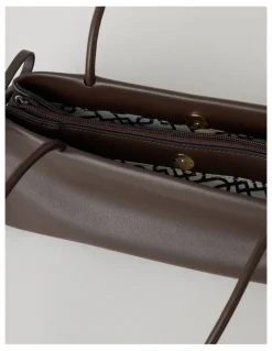 Basque Tory Shoulder Bag in Chocolate