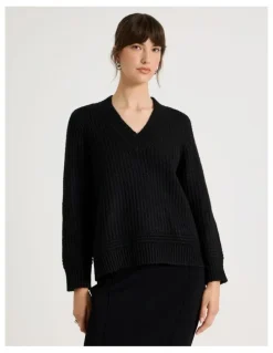 Basque V Neck Knit in Black